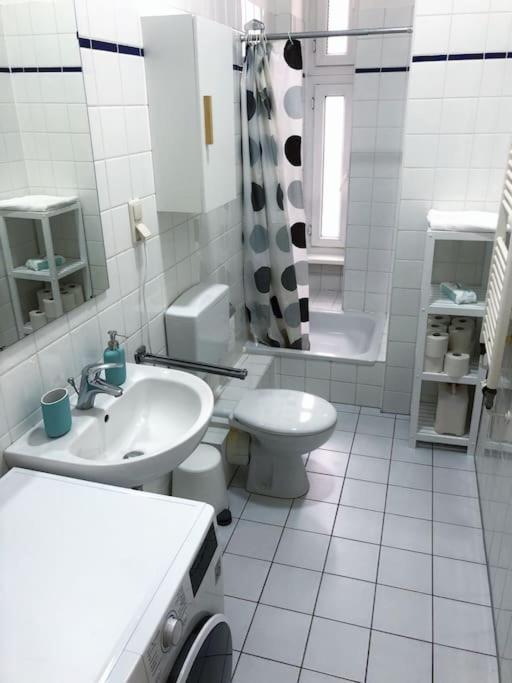 750 Sft Lovely Apartment In Central Berlin Mitte Екстериор снимка